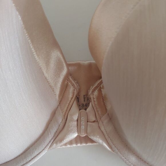 Vanity Fair Illumination Front-Closure 3-Way Convertible Bra Rosey Beige 34C - Picture 2 of 7